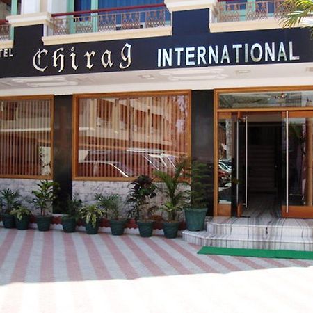 Hotel Chirag International 카트라 외부 사진