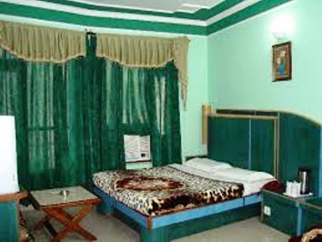Hotel Chirag International 카트라 객실 사진