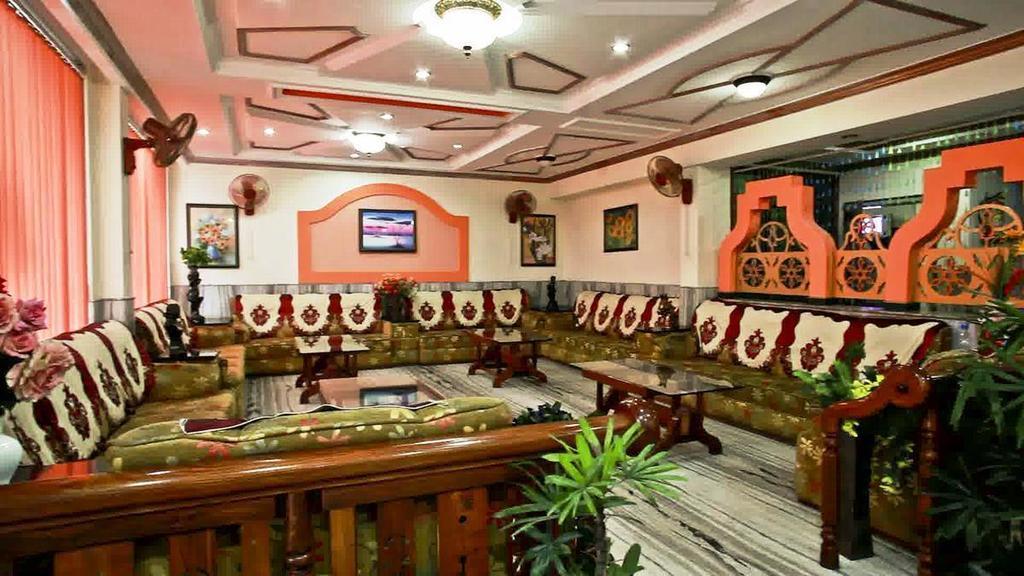 Hotel Chirag International 카트라 외부 사진