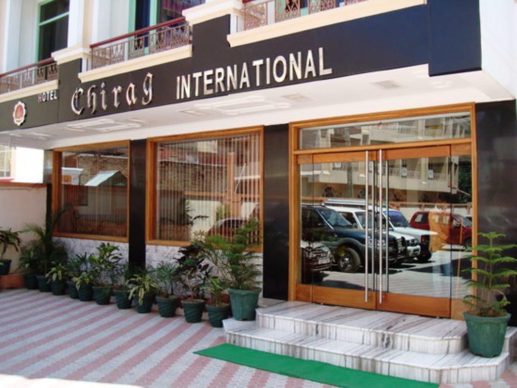 Hotel Chirag International 카트라 외부 사진